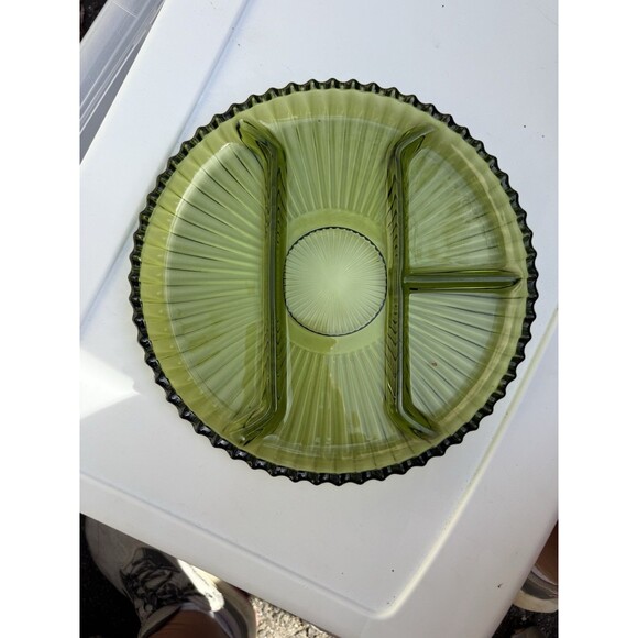 Vintage Green Indiana Glass Divided Relish Serving Tray 10" Round 4 Compartments - Picture 1 of 7